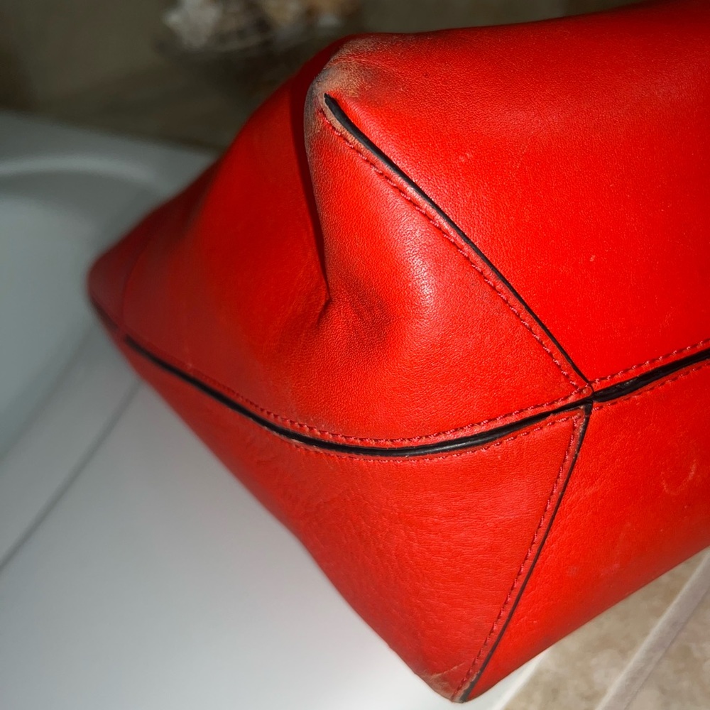 Tory Burch Block T Tote - Picture 12 of 15